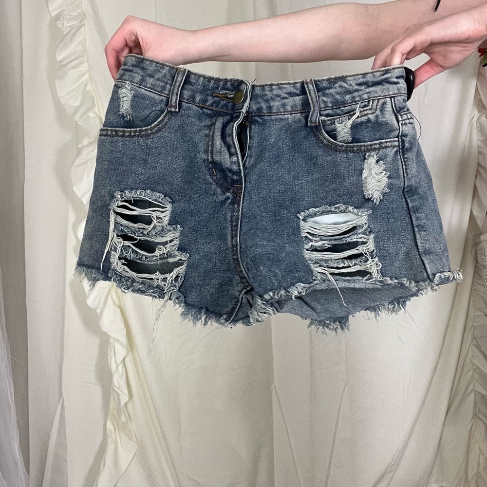 denim ripped shorts ✨